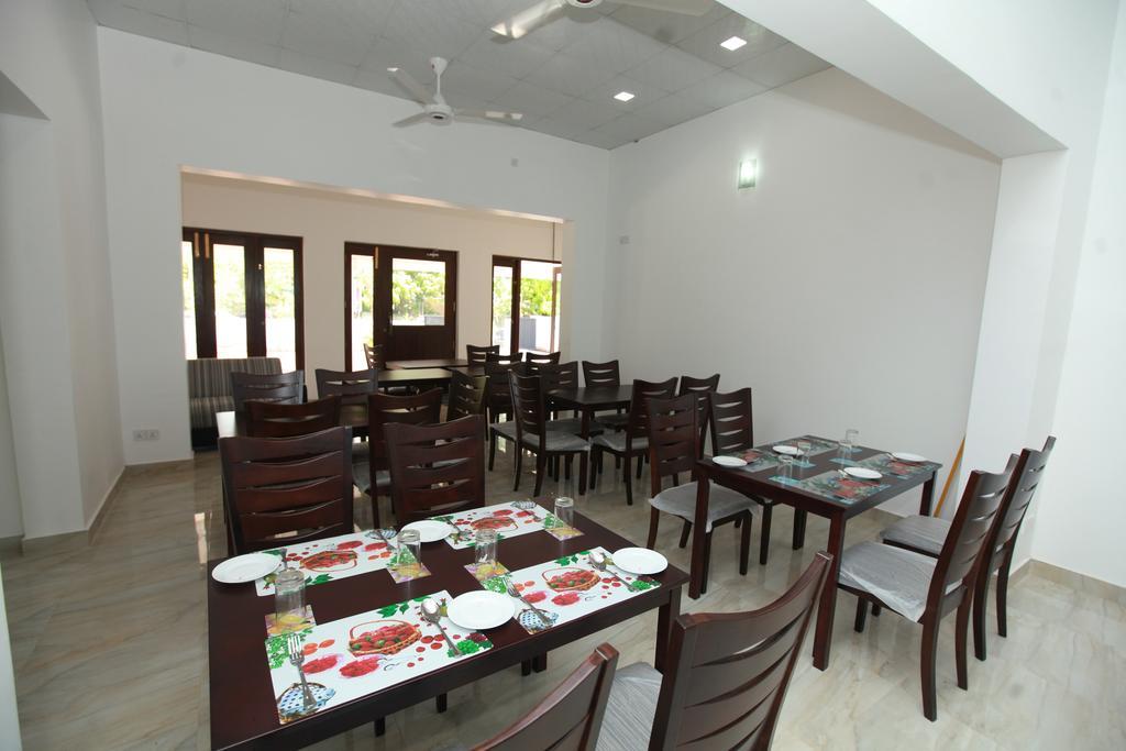 מלון אנוראדפורה Lavonka Tourist Rest מראה חיצוני תמונה